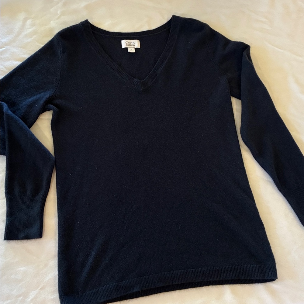 Croft & Barrow Sweater Women's Small NAVY Blue VNeck Sweater Super Soft and Knit - Picture 3 of 8